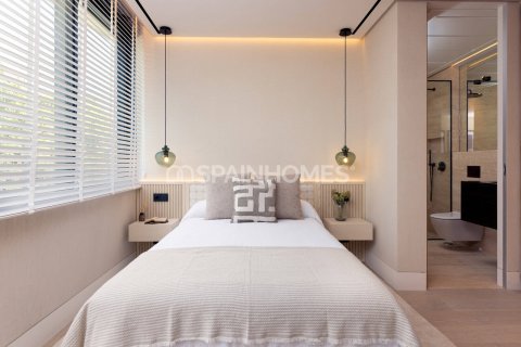Kattohuoneisto myytävänä Estepona, Malaga, Espanja, 3 makuuhuonetta, 203 m2 No. 113433 - kuva 28