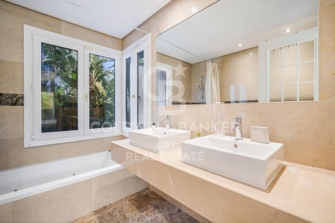 Willa w Marbella, Malaga, Hiszpania 5 sypialni, 550 mkw. nr 157645 – zdjęcie 15