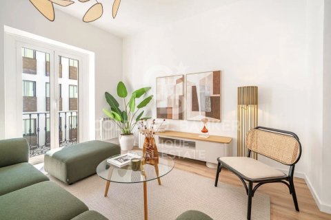 Apartamento en venta en Madrid, España 4 dormitorios, 179 m2 No. 157641 - foto 8