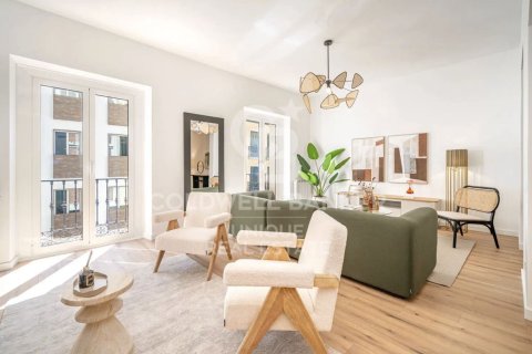Dzīvoklis Madrid, Spānijā 4 istabas, 179 m2 Nr. 157641