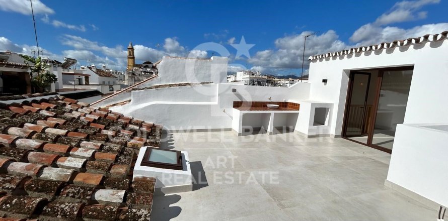 Kaupunkipientalo Estepona, Malaga, Espanja 4 makuuhuonetta, 176 m2 No. 157647