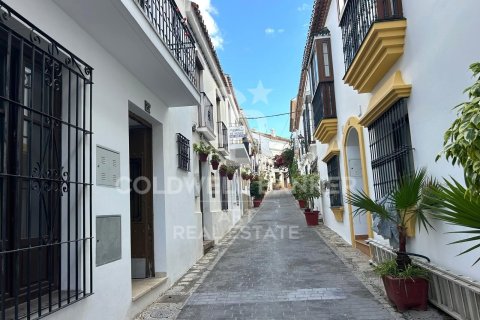 Kaupunkipientalo myytävänä Estepona, Malaga, Espanja, 4 makuuhuonetta, 176 m2 No. 157647 - kuva 19