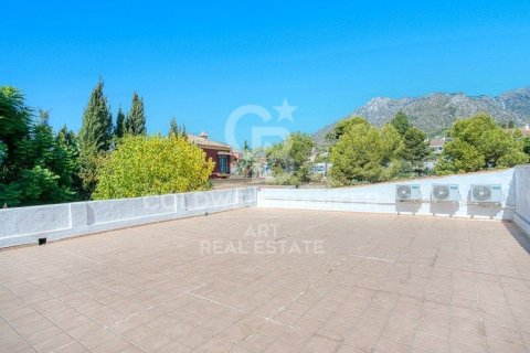 House for sale in Marbella, Malaga, Spain 5 bedrooms, 205 sq.m. No. 157644 - photo 20