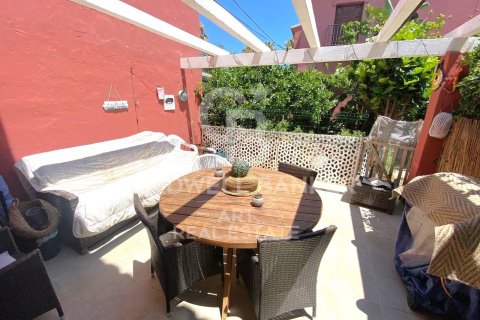 Kaupunkipientalo myytävänä Estepona, Malaga, Espanja, 3 makuuhuonetta, 121 m2 No. 157643 - kuva 6