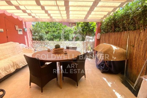 Kaupunkipientalo myytävänä Estepona, Malaga, Espanja, 3 makuuhuonetta, 121 m2 No. 157643 - kuva 7