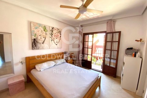 Kaupunkipientalo myytävänä Estepona, Malaga, Espanja, 3 makuuhuonetta, 121 m2 No. 157643 - kuva 10