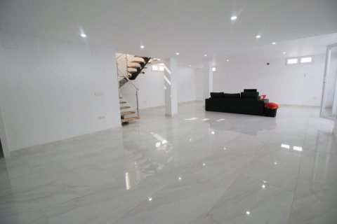 Apartment for sale La Torre, Alicante, Spain 4 bedrooms, 330 sq.m. No. 116608 - photo 23