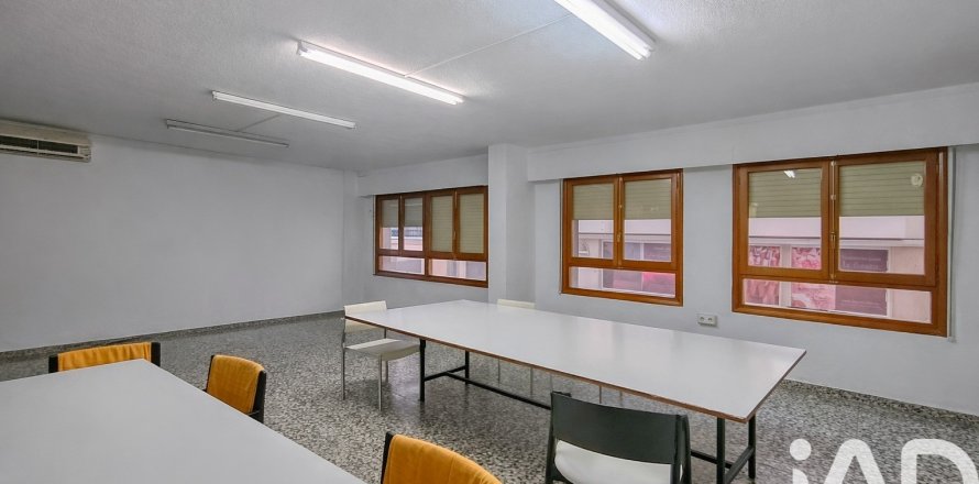 Lokal usługowy w Elda, Alicante, Hiszpania 3 sypialnie, 146 mkw. nr 173425