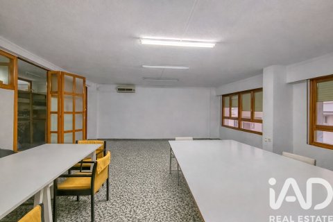 Lokal usługowy w Elda, Alicante, Hiszpania 3 sypialnie, 146 mkw. nr 173425 – zdjęcie 2