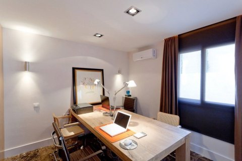 Сasa en venta en Sant Andreu de Llavaneres, Barcelona, España 5 dormitorios, 384 m2 No. 148863 - foto 17