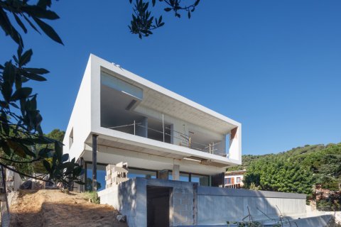 House for sale in Premia De Dalt, Barcelona, Spain 4 bedrooms, 364 sq.m. No. 148865 - photo 4