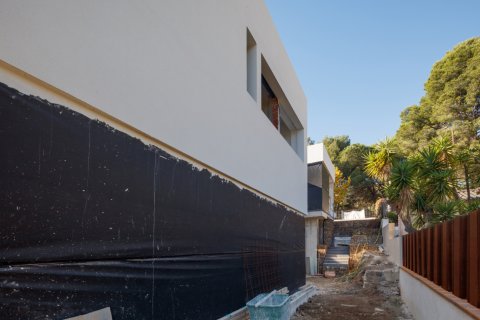 House for sale in Premia De Dalt, Barcelona, Spain 4 bedrooms, 364 sq.m. No. 148865 - photo 9