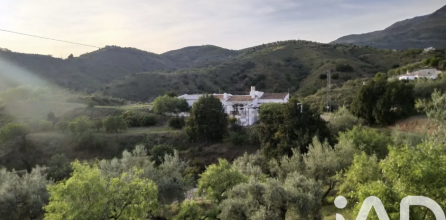 House à Sedella, Malaga, Espagne 3 chambres, 344 m2 No. 188147