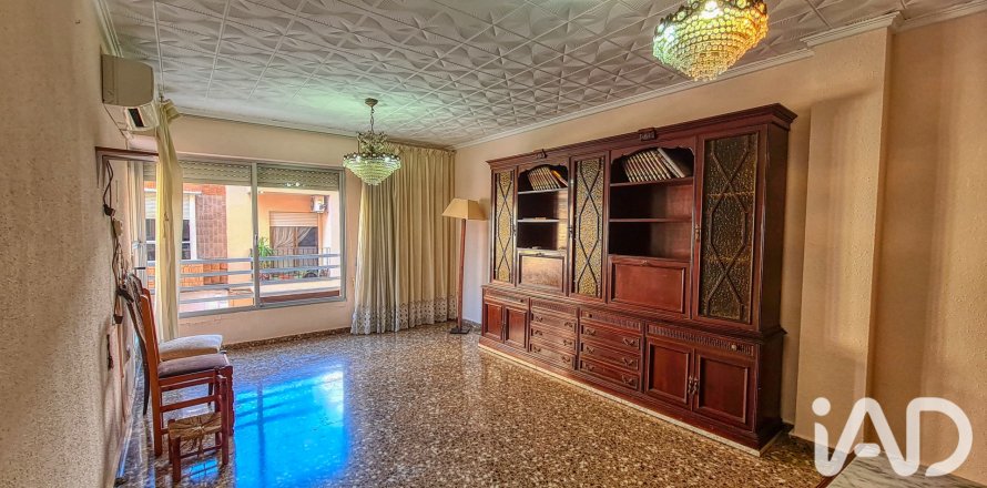 Wohnung in Carlet, Valencia, Spanien 4 Schlafzimmer, 127 m2 Nr. 188150