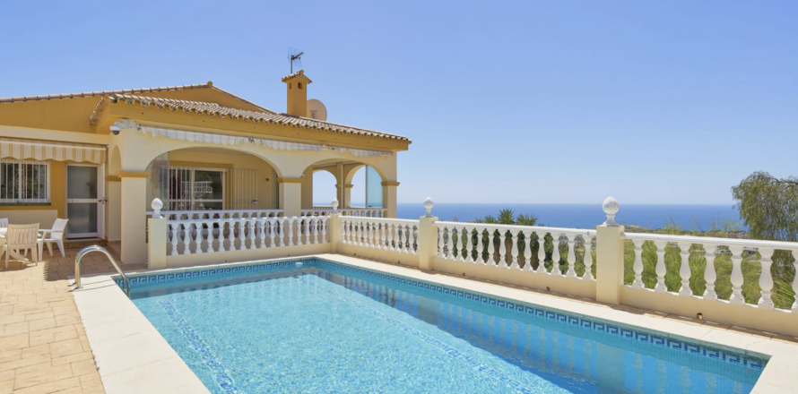 Hus Benalmadena, Malaga, Spanien 4 sovrum, 330 kvm. Nr. 138274