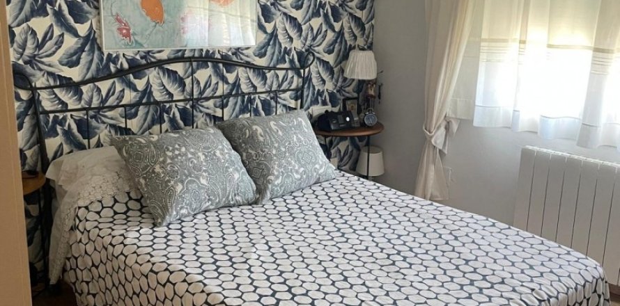 Hus i Girona, Spanien 2 sovrum, 200 kvm. Nr. 153899