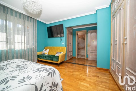 Сasa en venta en San Andrés del Rabanedo, León, España 5 dormitorios, 481 m2 No. 153897 - foto 19