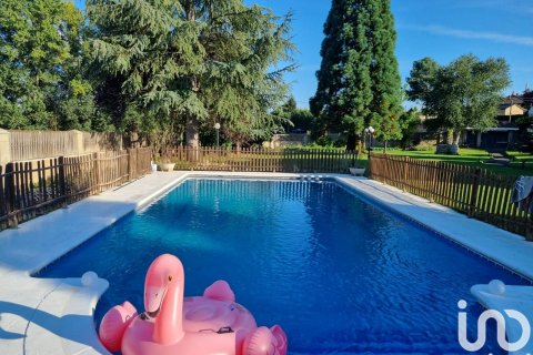 Сasa en venta en San Andrés del Rabanedo, León, España 5 dormitorios, 481 m2 No. 153897 - foto 3