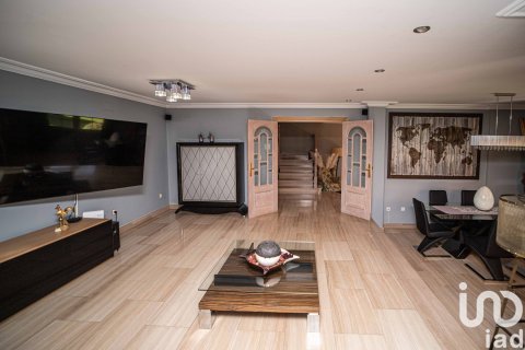 Сasa en venta en San Andrés del Rabanedo, León, España 5 dormitorios, 481 m2 No. 153897 - foto 9