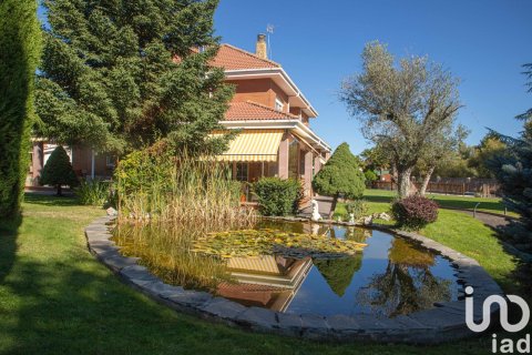 Сasa en venta en San Andrés del Rabanedo, León, España 5 dormitorios, 481 m2 No. 153897 - foto 28