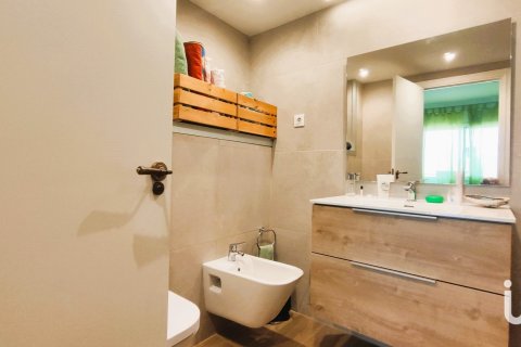 Tvåvåningslägenhet till salu i Cubelles, Barcelona, Spanien 3 sovrum, 120 kvm. Nr. 153898 - foto 23