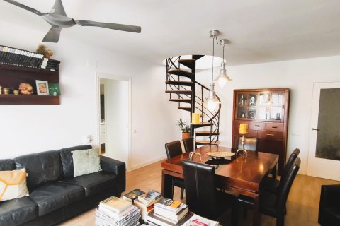 Tvåvåningslägenhet till salu i Cubelles, Barcelona, Spanien 3 sovrum, 120 kvm. Nr. 153898 - foto 11