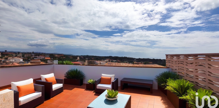 Tvåvåningslägenhet i Cubelles, Barcelona, Spanien 3 sovrum, 120 kvm. Nr. 153898