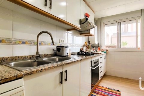 Tvåvåningslägenhet till salu i Cubelles, Barcelona, Spanien 3 sovrum, 120 kvm. Nr. 153898 - foto 3