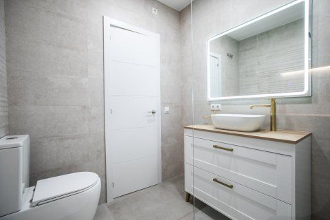 Apartment for sale Eixample, Barcelona, Spain 3 bedrooms, 95 sq.m. No. 133383 - photo 21