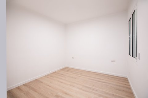 Apartment for sale Eixample, Barcelona, Spain 3 bedrooms, 95 sq.m. No. 133383 - photo 24