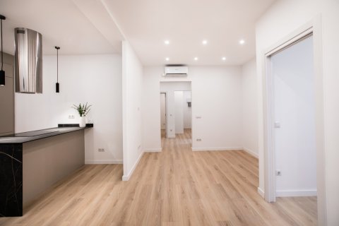 Apartment for sale Eixample, Barcelona, Spain 3 bedrooms, 95 sq.m. No. 133383 - photo 4