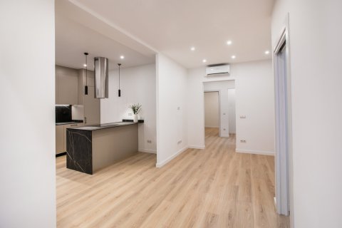 Apartment for sale Eixample, Barcelona, Spain 3 bedrooms, 95 sq.m. No. 133383 - photo 5