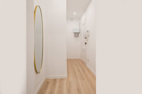 Apartment for sale Eixample, Barcelona, Spain 3 bedrooms, 95 sq.m. No. 133383 - photo 10
