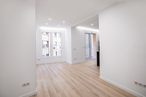 Apartment for sale Eixample, Barcelona, Spain 3 bedrooms, 95 sq.m. No. 133383 - photo 29