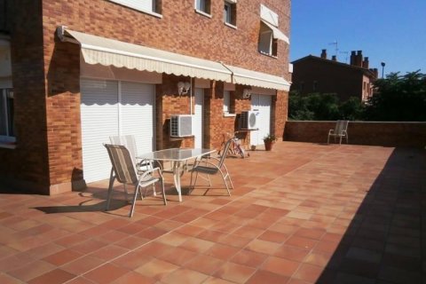 Villa à vendre Martorell, Barcelona, Espagne, 5 chambres, 460 m2 No. 133387 - photo 2