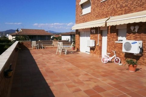 Villa à vendre Martorell, Barcelona, Espagne, 5 chambres, 460 m2 No. 133387 - photo 3