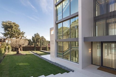 Villa till salu Barcelona, Spanien 6 sovrum, 1216 kvm. Nr. 133386 - foto 7