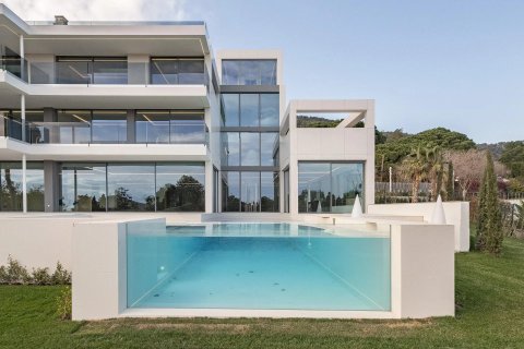 Villa till salu Barcelona, Spanien 6 sovrum, 1216 kvm. Nr. 133386 - foto 3