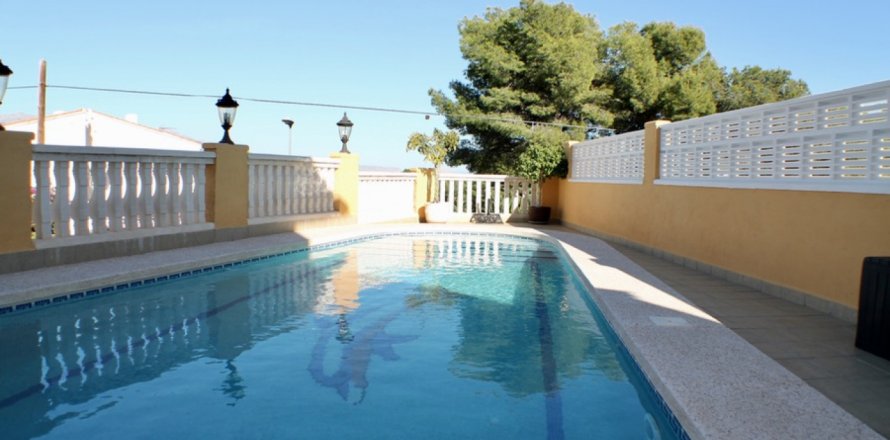 Willa w La Nucia, Alicante, Hiszpania 4 sypialnie, 252 mkw. nr 196704