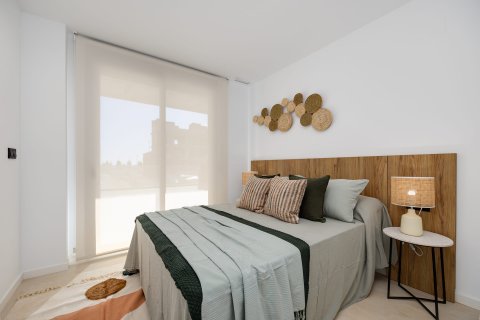 Huoneisto myytävänä Los Alcazares, Murcia, Espanja, 3 makuuhuonetta, 105 m2 No. 175123 - kuva 30