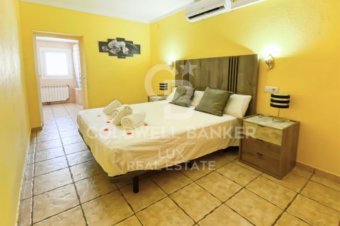 House for sale in L'Escala, Girona, Spain 3 bedrooms, 142 sq.m. No. 158428 - photo 10