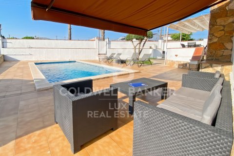 Talo L'Escala, Girona, Espanja 3 makuuhuonetta, 142 m2 No. 158428