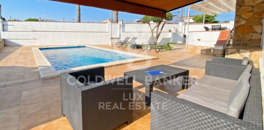 House in L'Escala, Girona, Spain 3 bedrooms, 142 sq.m. No. 158428