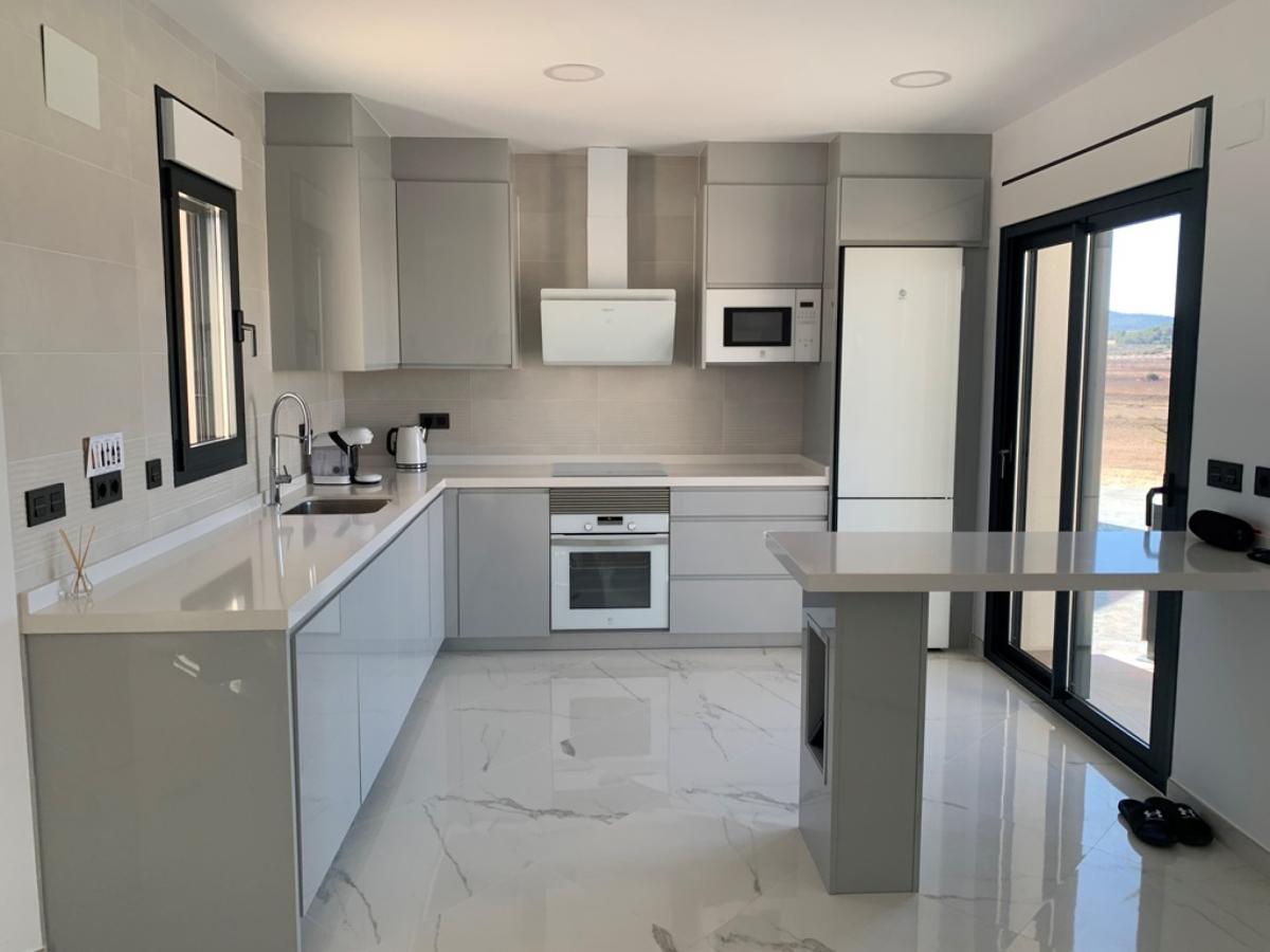 Villa a Pinoso, Alicante, Spagna 5 camere da letto, 222 mq. N° 99828