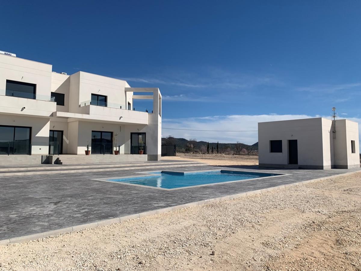 Villa a Pinoso, Alicante, Spagna 5 camere da letto, 222 mq. N° 99828
