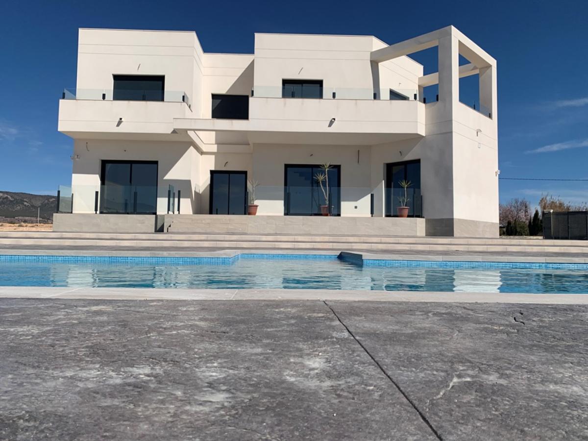 Villa a Pinoso, Alicante, Spagna 5 camere da letto, 222 mq. N° 99828