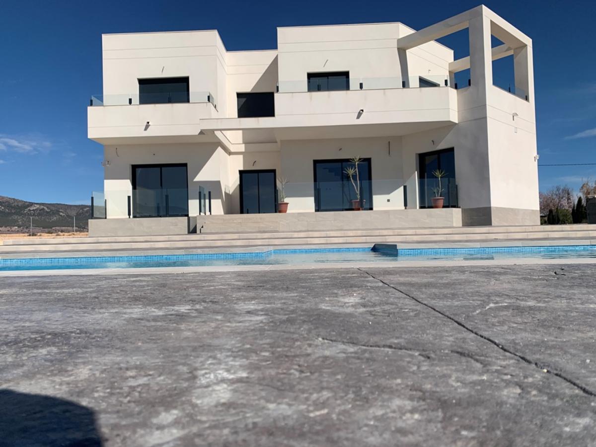 Villa a Pinoso, Alicante, Spagna 5 camere da letto, 222 mq. N° 99828