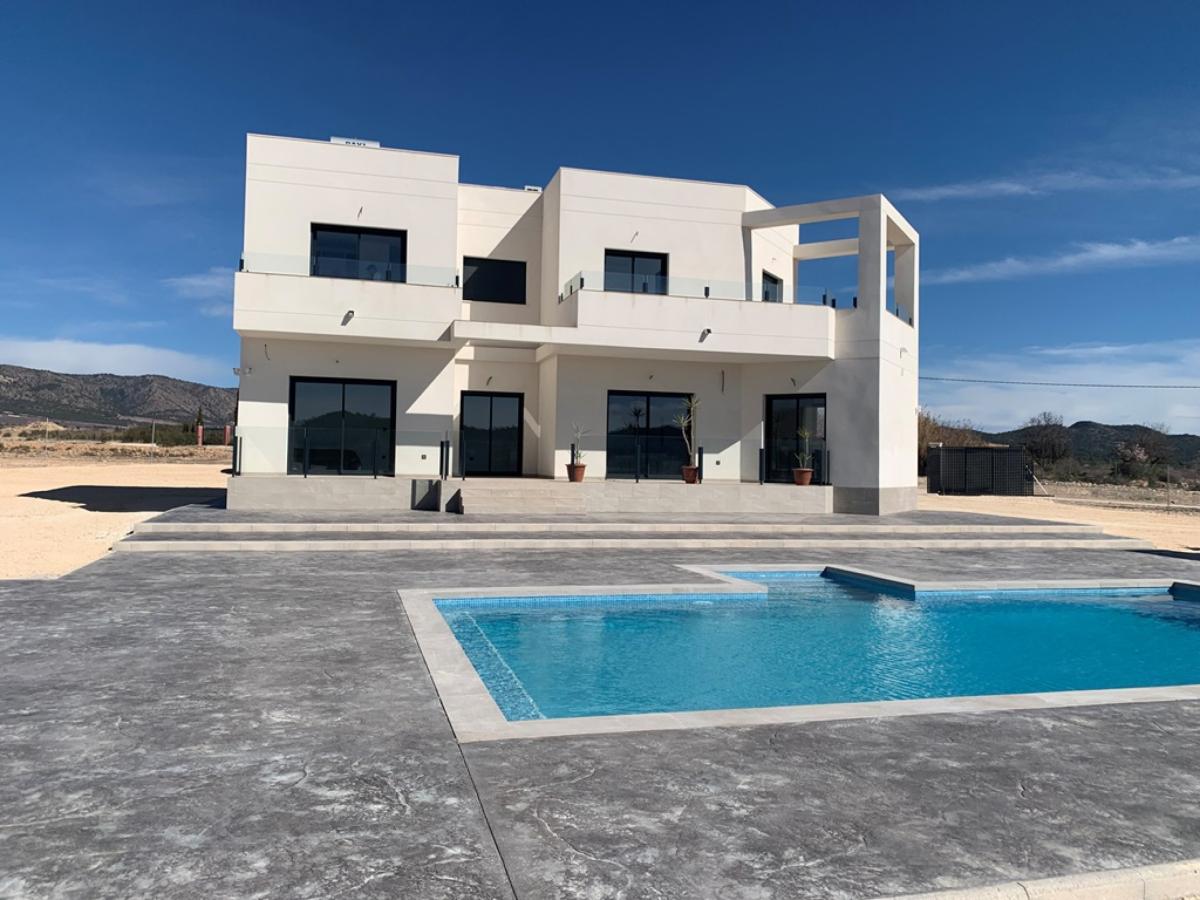 Villa a Pinoso, Alicante, Spagna 5 camere da letto, 222 mq. N° 99828