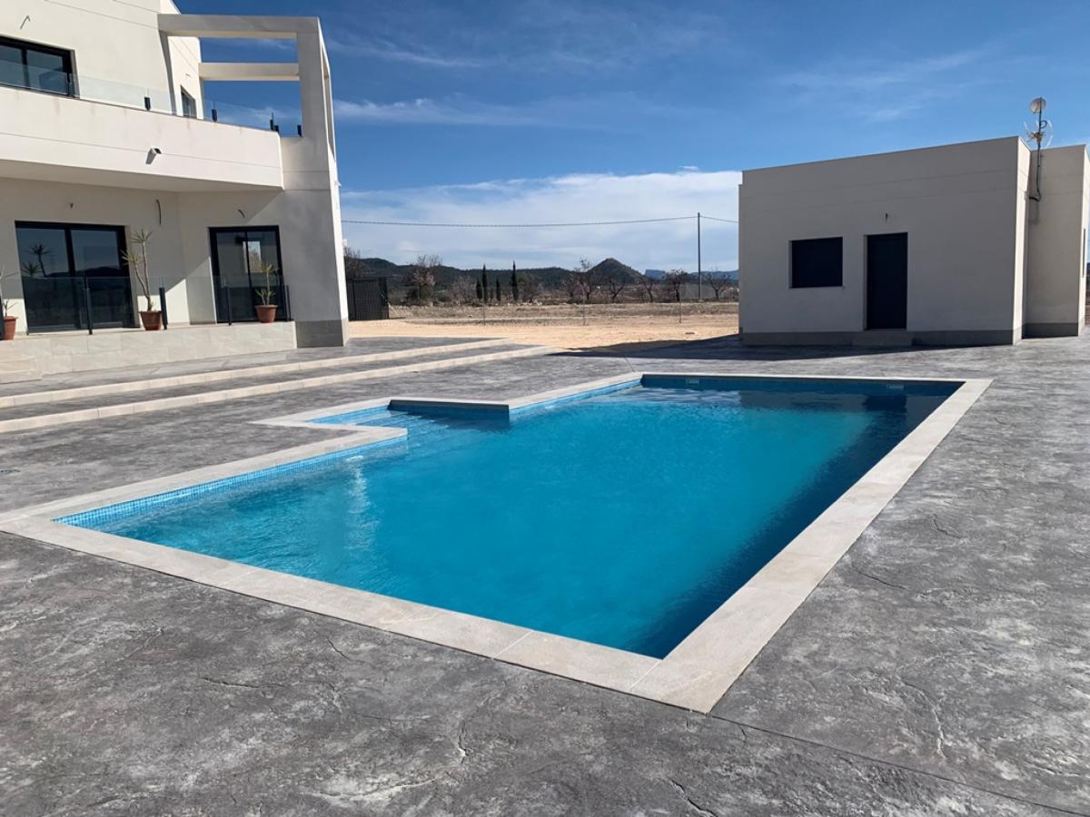 Villa a Pinoso, Alicante, Spagna 5 camere da letto, 222 mq. N° 99828