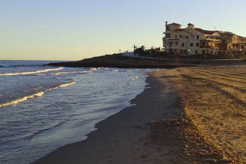 Huoneisto myytävänä Torrevieja, Alicante, Espanja, 3 makuuhuonetta, 142 m2 No. 136517 - kuva 15